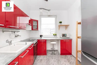 Küche; küchengeräte, fliesenboden, tageslicht, moderner stil