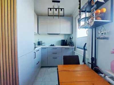 Mutfak; mutfak aletleri, doğal ışık, modern stil