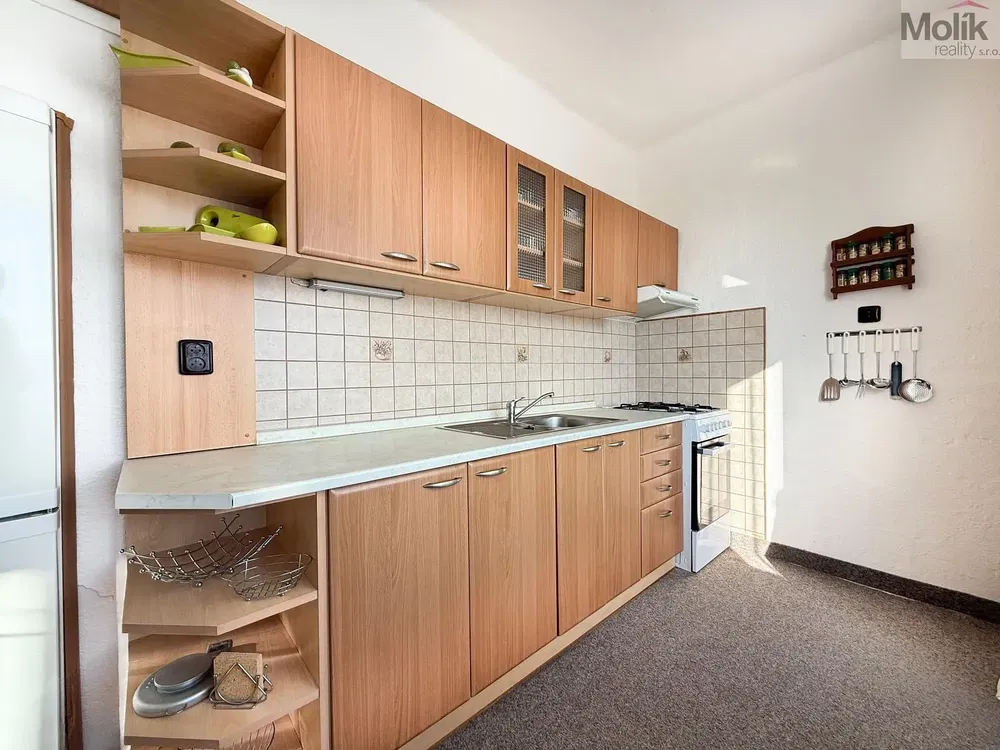 Cuisine; électroménager, carrelage