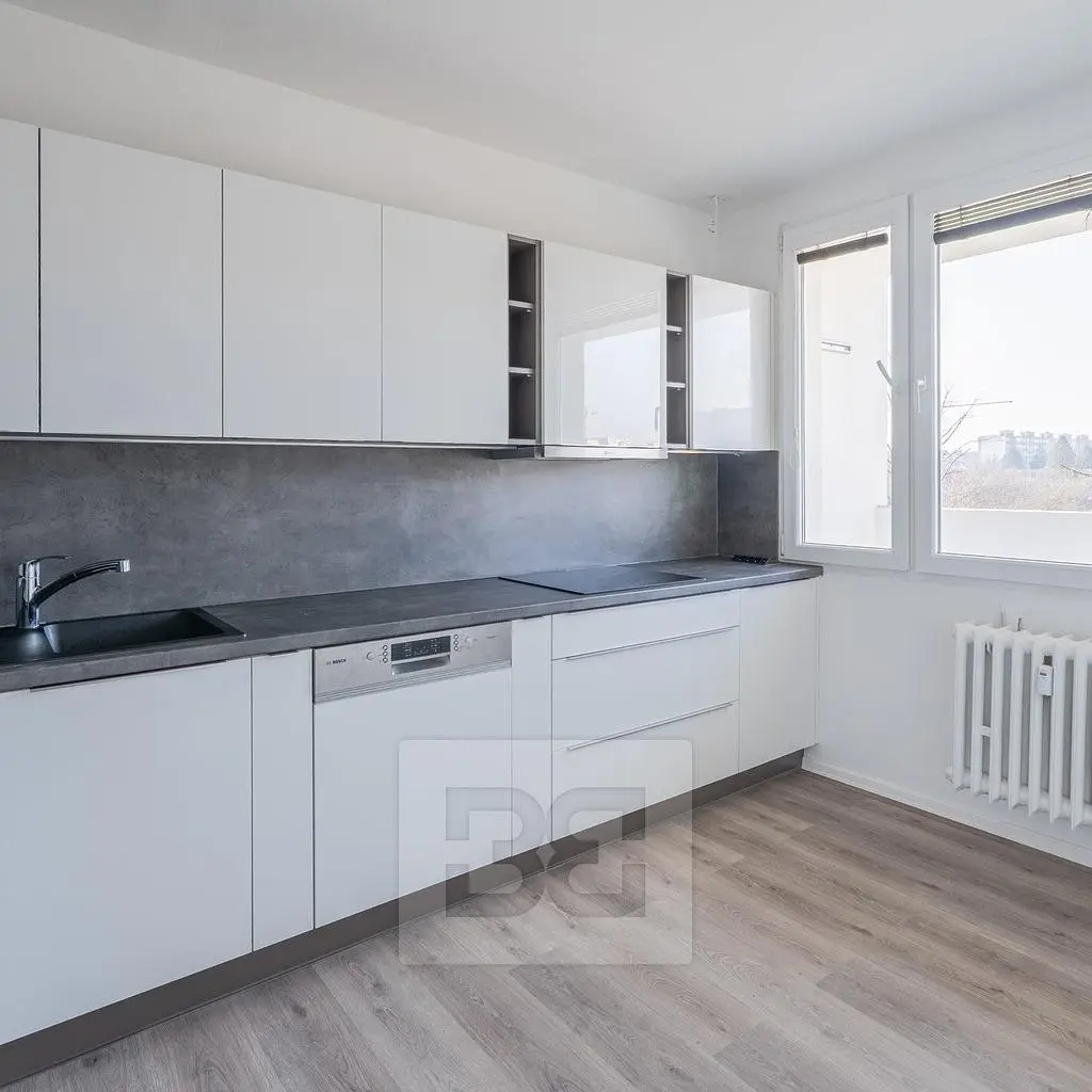 Küche; küchengeräte, tageslicht, moderner stil