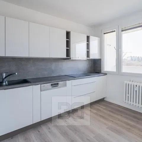 Küche; küchengeräte, tageslicht, moderner stil