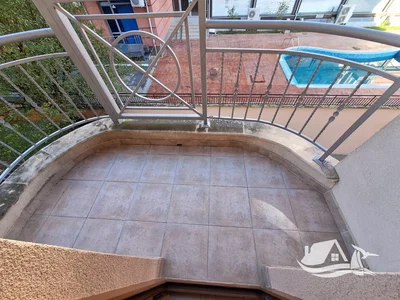 Μπαλκόνι; πλακάκια, θέα