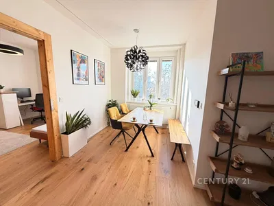 Wohnzimmer; holzboden, tageslicht, moderner stil