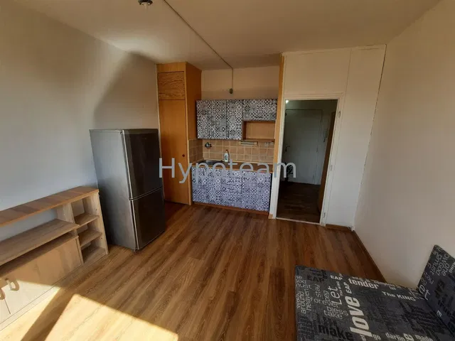 Keuken; houten vloer, natuurlijk licht