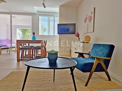 Salon; vue, lumière naturelle, style moderne