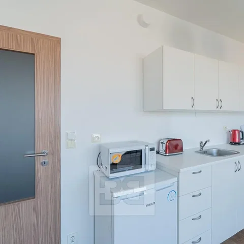 Cuisine; électroménager, lumière naturelle