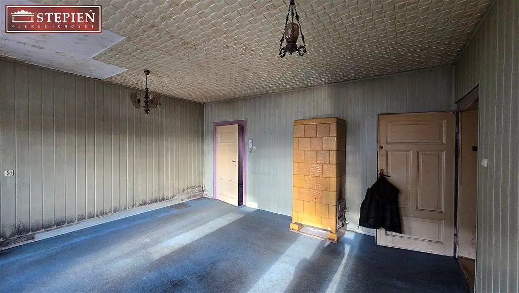 Diğer; tadilat gerekiyor, karanlık iç mekan