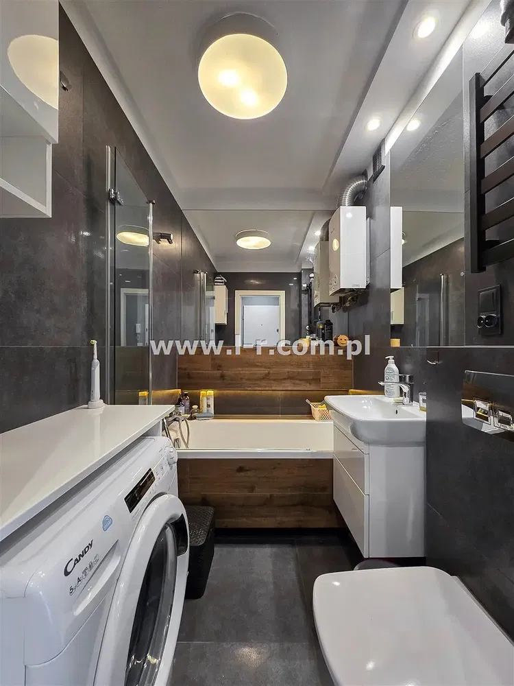 حمام; أرضية من البلاط, مجدد, ضوء طبيعي, أسلوب عصري