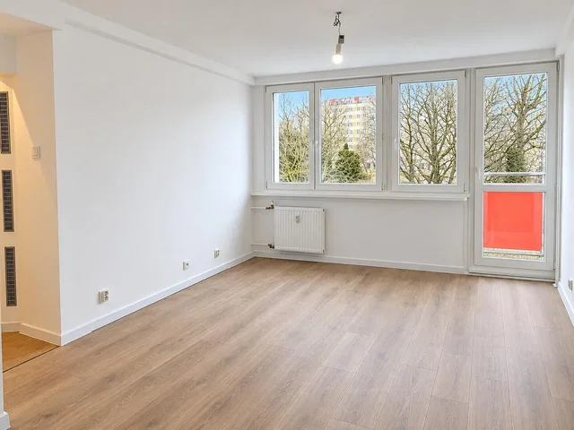 Chambre; vue, lumière naturelle, carrelage, rénové