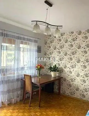 Трпезарија; природно светло, рустикални стил