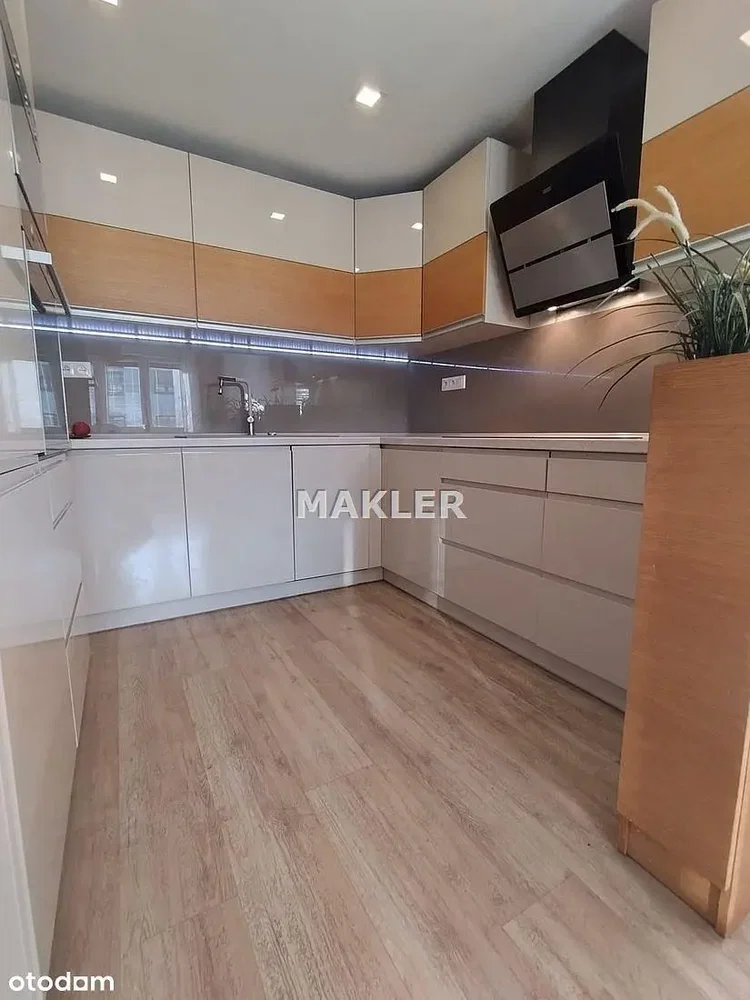 Kuhinja; kuhinjski aparati, renoviran, pločice