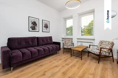 Dnevni boravak; prirodna svjetlost, moderan stil, drveni pod