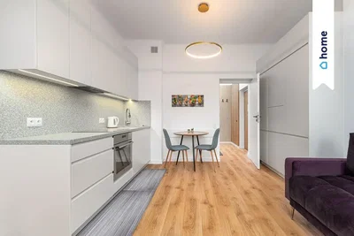 Cocina; estilo moderno, luz natural, suelo de madera