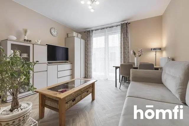 Хол; естествена светлина, модерен стил, дървен под