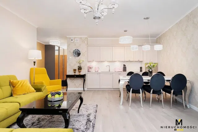 Soggiorno; luce naturale, stile moderno, ristrutturato