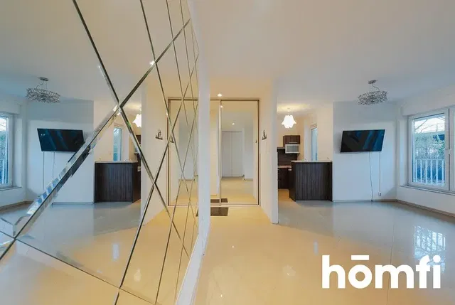 Дневна соба; плочице, природно светло, модерни стил