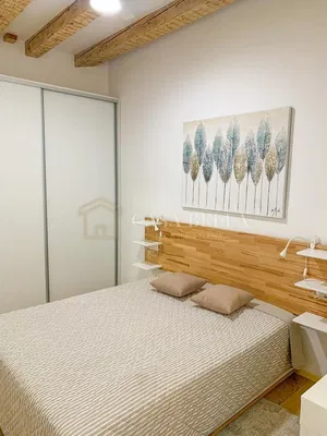 Schlafzimmer; holzbalken, tageslicht, moderner stil