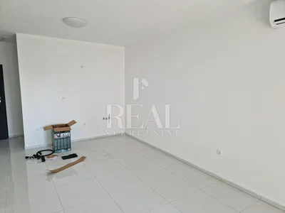 Ostatní; dlažba, nutná rekonstrukce