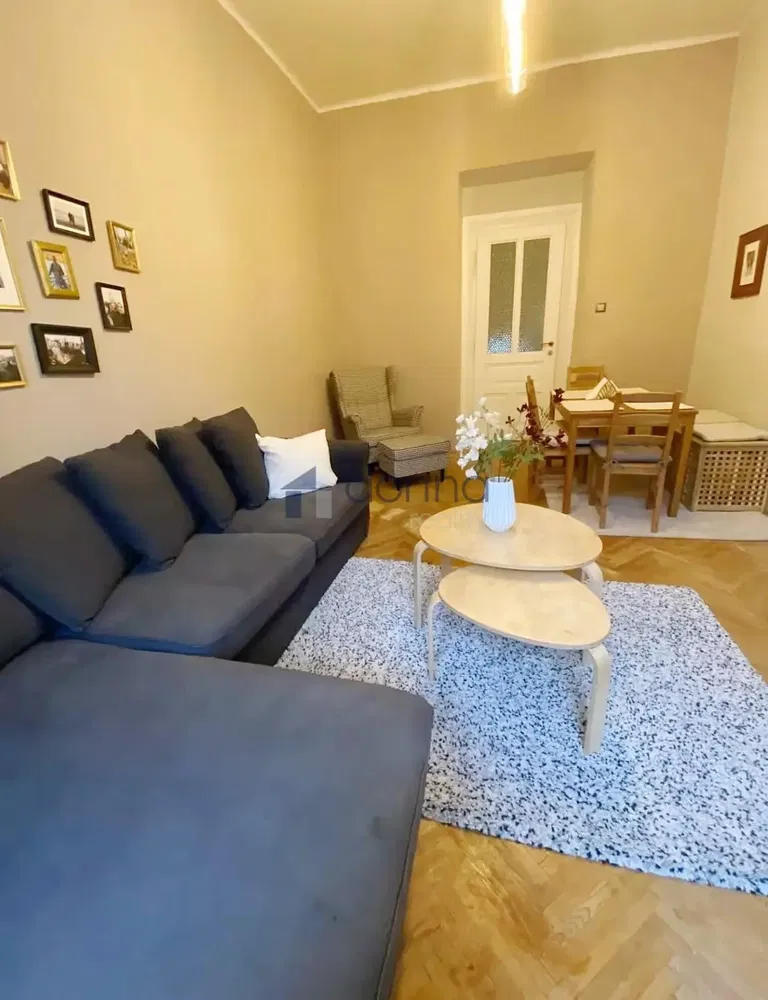 Oturma odası; doğal ışık, modern stil
