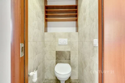 Toilette; fliesenboden