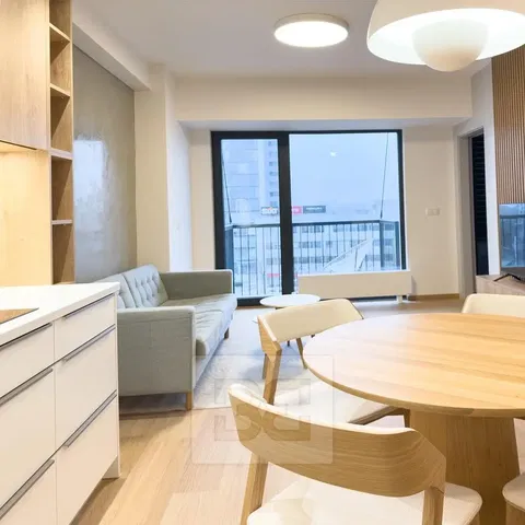 Dnevni boravak; pogled, prirodna svjetlost, moderan stil