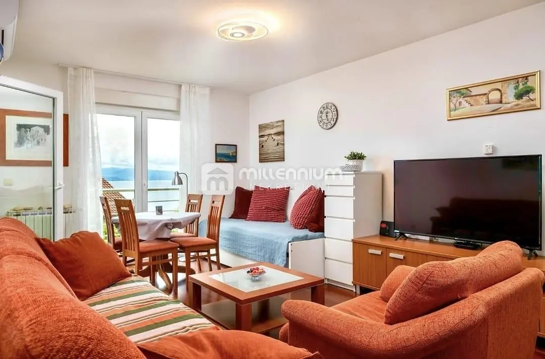 Obývací pokoj; výhled, přirozené světlo