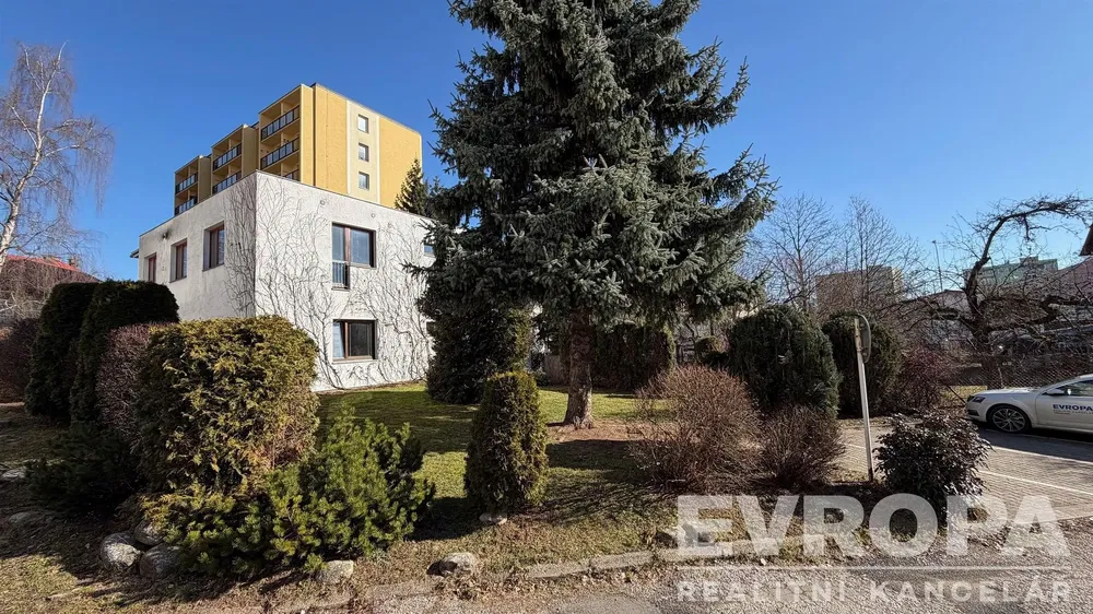 Haus und umgebung; blick