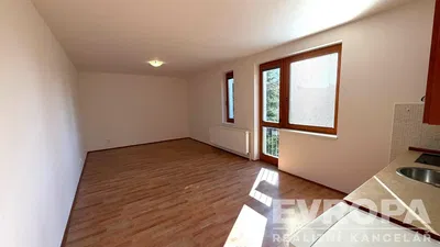 Küche; tageslicht, holzboden