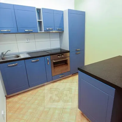 Küche; küchengeräte, fliesenboden, renoviert, tageslicht