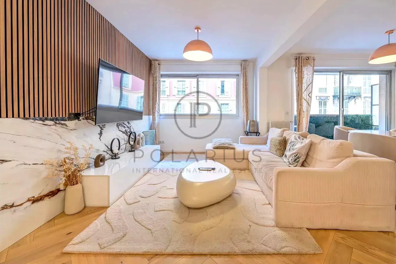 Дневна соба; поглед, дрвени под, природно светло, модерни стил