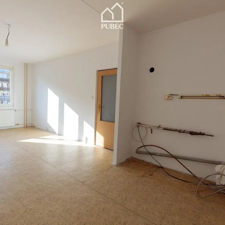 Ostalo; prirodno svjetlo, potrebna renovacija