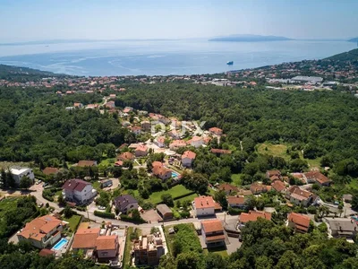 Haus und umgebung; blick