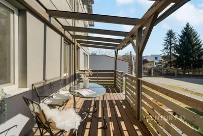 Balcon; vue, lumière naturelle