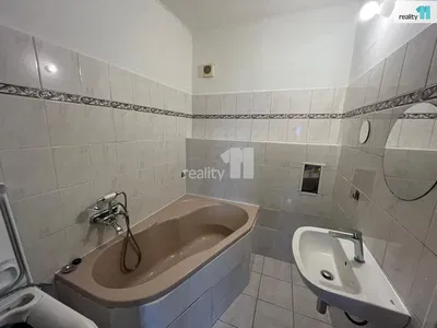 Badezimmer; fliesenboden
