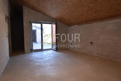 Ostatní; nutná rekonstrukce, přirozené světlo, výhled