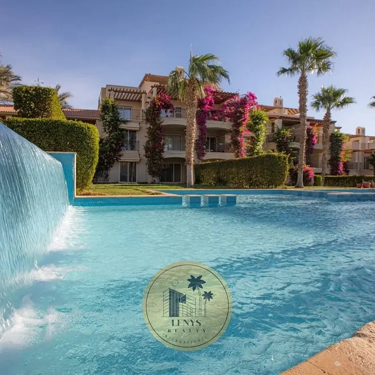 Casa y alrededores; vista, luz natural