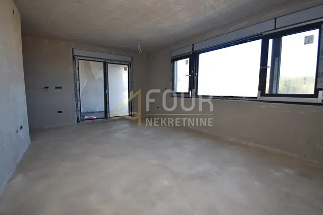 Other; needs renovation, natural light