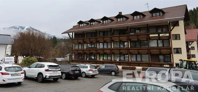 Haus und umgebung; blick