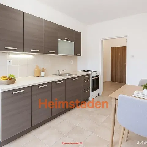 Кухиња; кухињски апарати, плочице, реновиран, природно светло