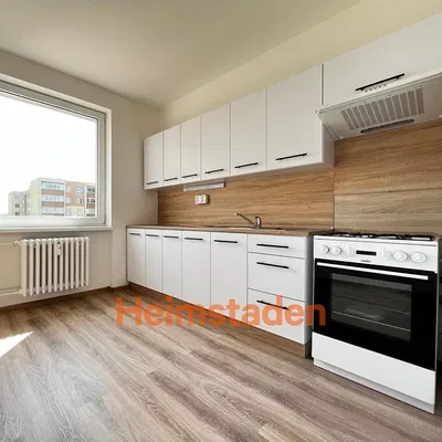 Keuken; keukenapparatuur, uitzicht, natuurlijk licht