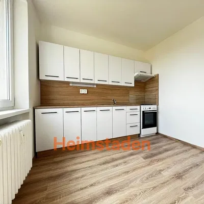 Keuken; keukenapparatuur, gerenoveerd, natuurlijk licht