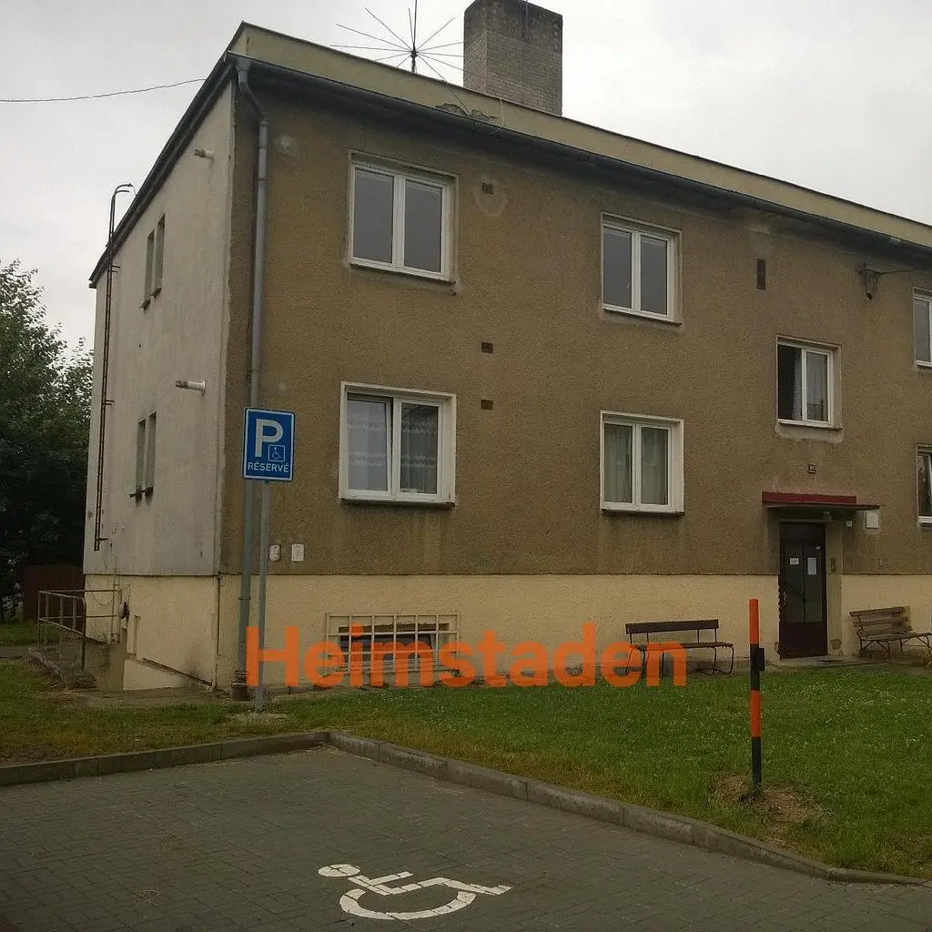 Dům a okolí