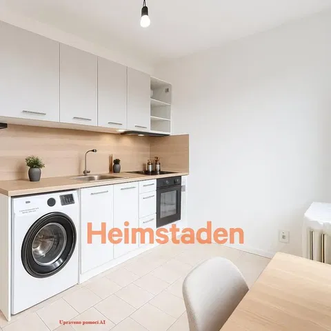 Cuisine; électroménager, carrelage, rénové, lumière naturelle