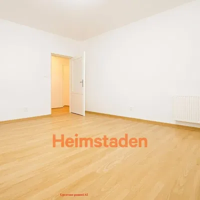 Ostalo; drveni pod, prirodno svjetlo