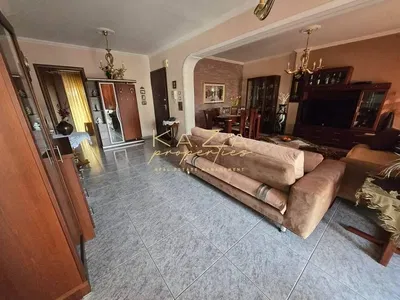 Dnevni boravak; pločice, moderan stil