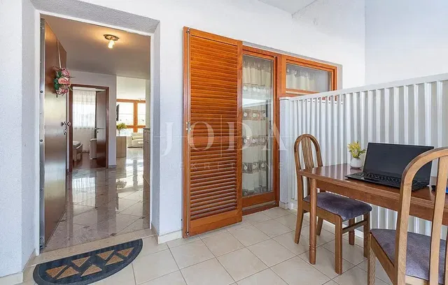 Other; tile floor, natural light