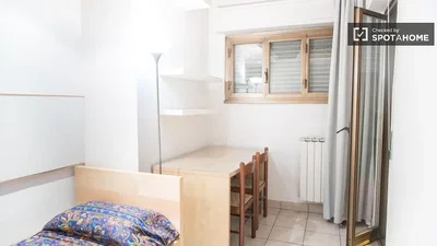Schlafzimmer; tageslicht, fliesenboden