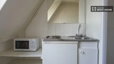 Kuchyně; kuchyňské spotřebiče