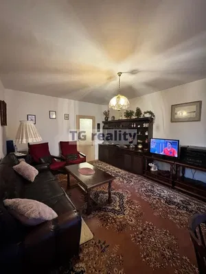 Oturma odası; doğal ışık, modern stil