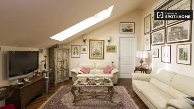 Soggiorno; stile moderno, pavimento in legno, luce naturale